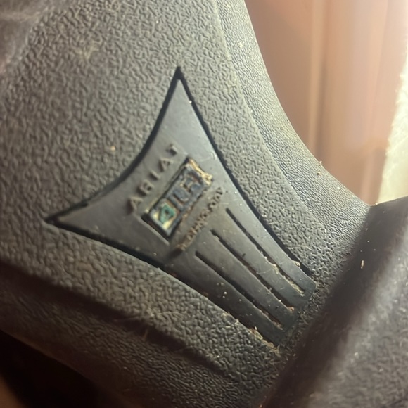 Ariat Boots 🥾 U.S. 4 - Picture 12 of 13